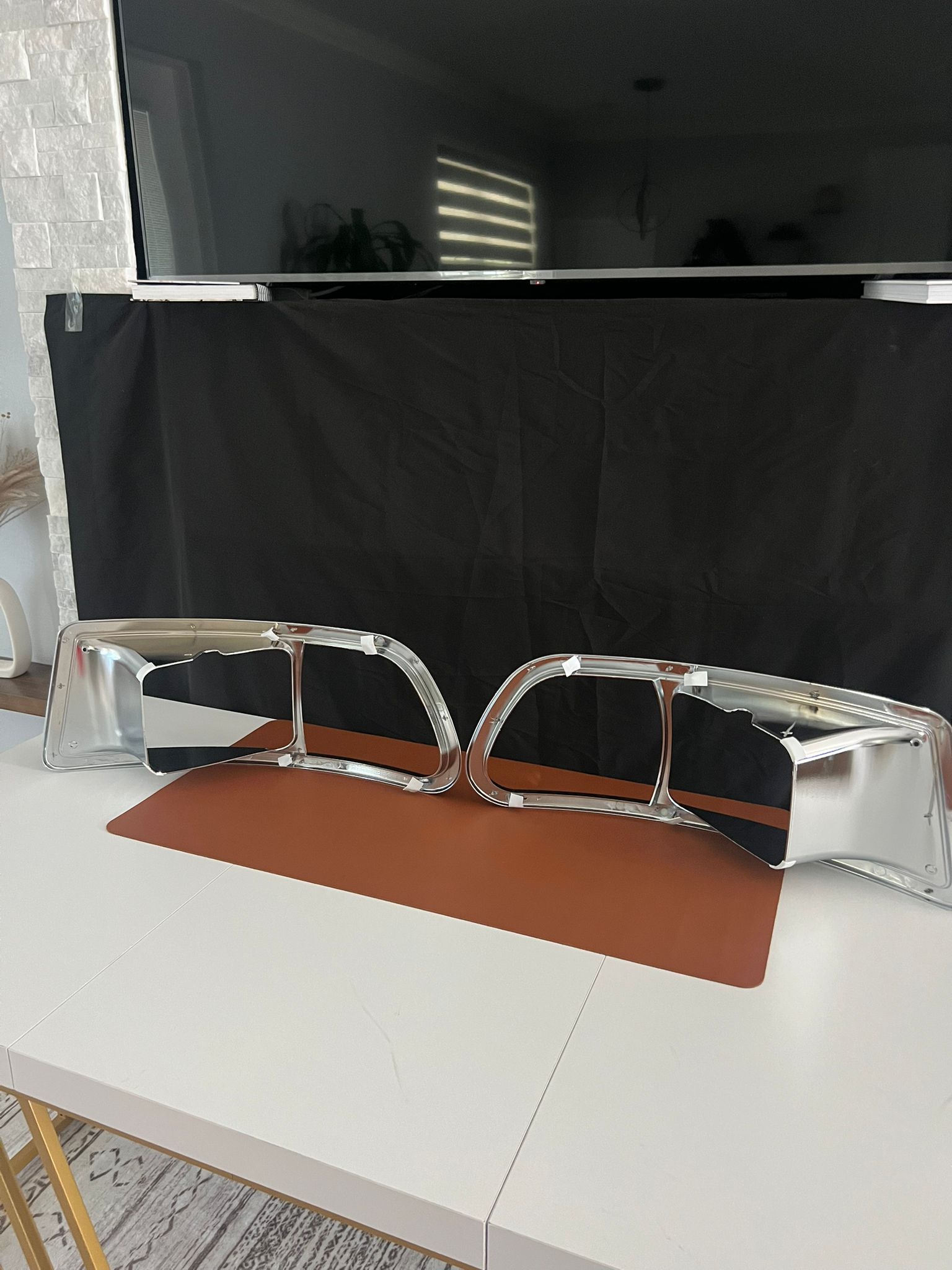 Bezel headlamp Chrome 06 30545 002 and 06 30545 003 7